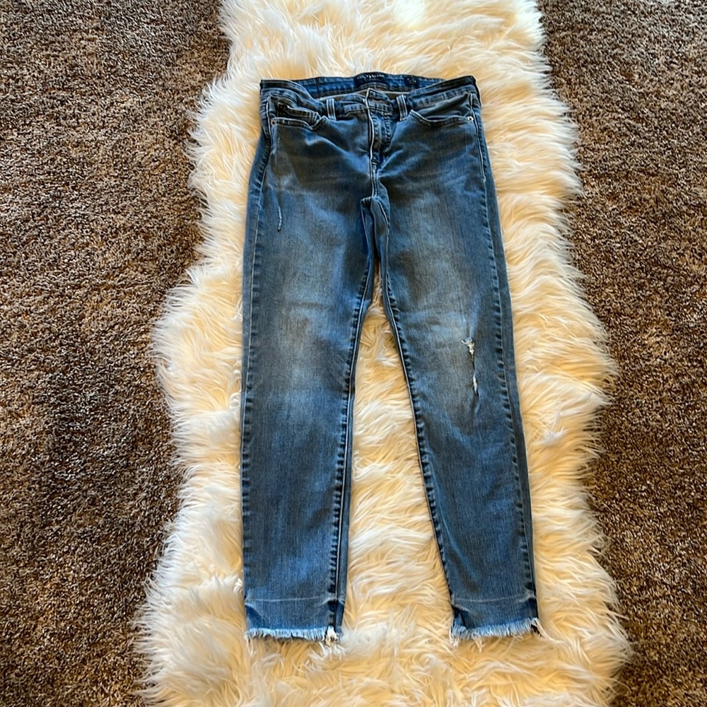 Distressed Lucky Brand Jeans. Size 6.